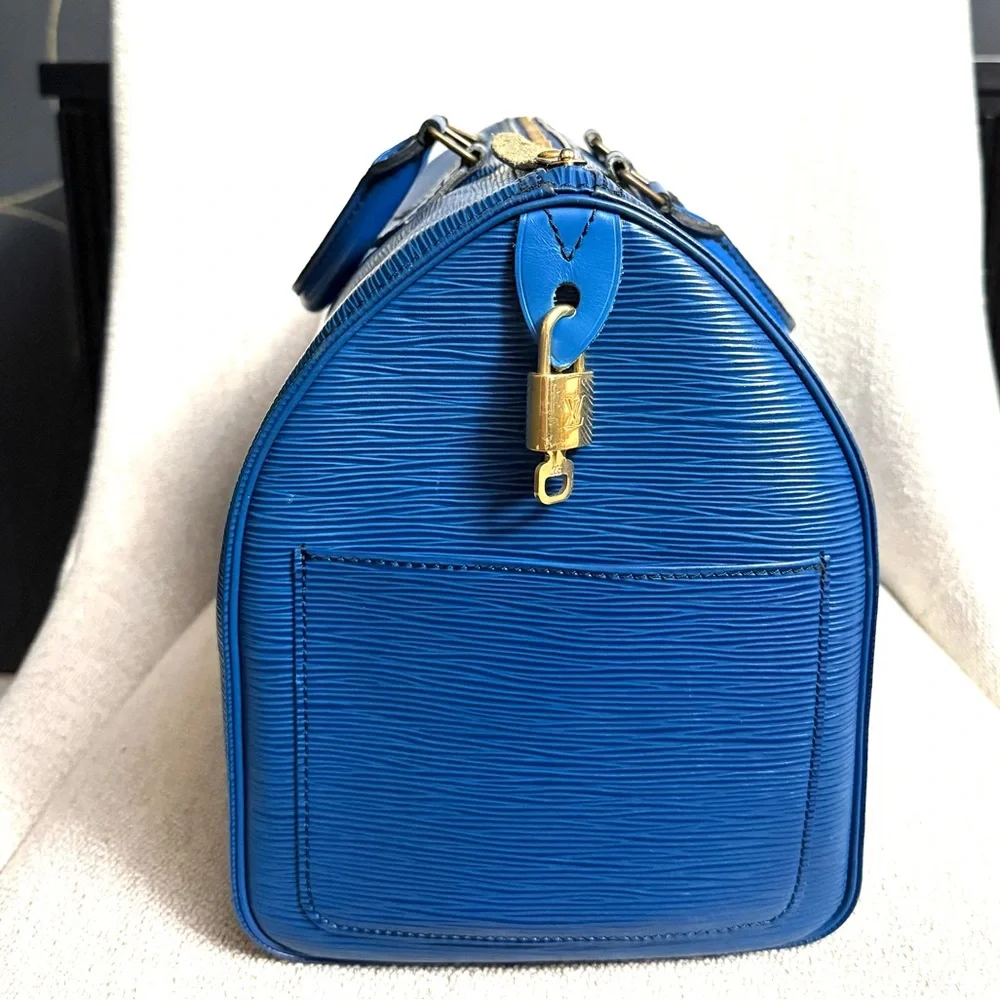 Authentic Louis Vuitton Speedy 35 Epi Leather satchel Bag Toledo blue M42995